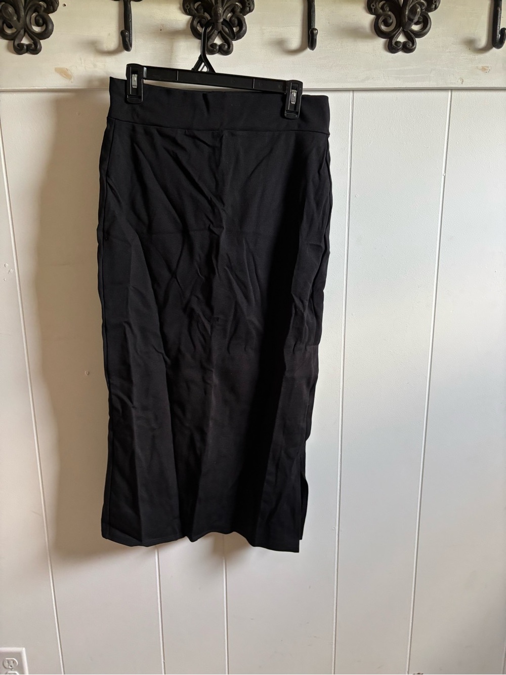 Women's Black Midi Pencil Skirt - Sleek Everyday Style